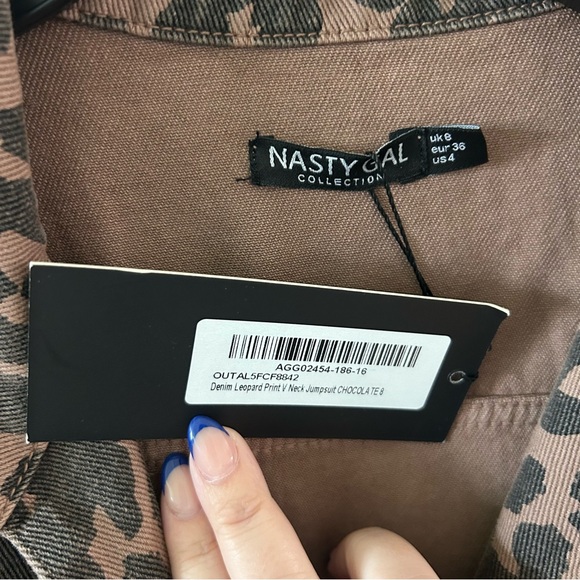 NWT Nasty Gal Denim Leopard V Neck Jumpsuit Coveralls - Picture 4 of 6